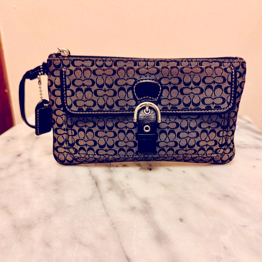 COACH Soho Brown and Black Mini Signature Buckle Wristlet EUC